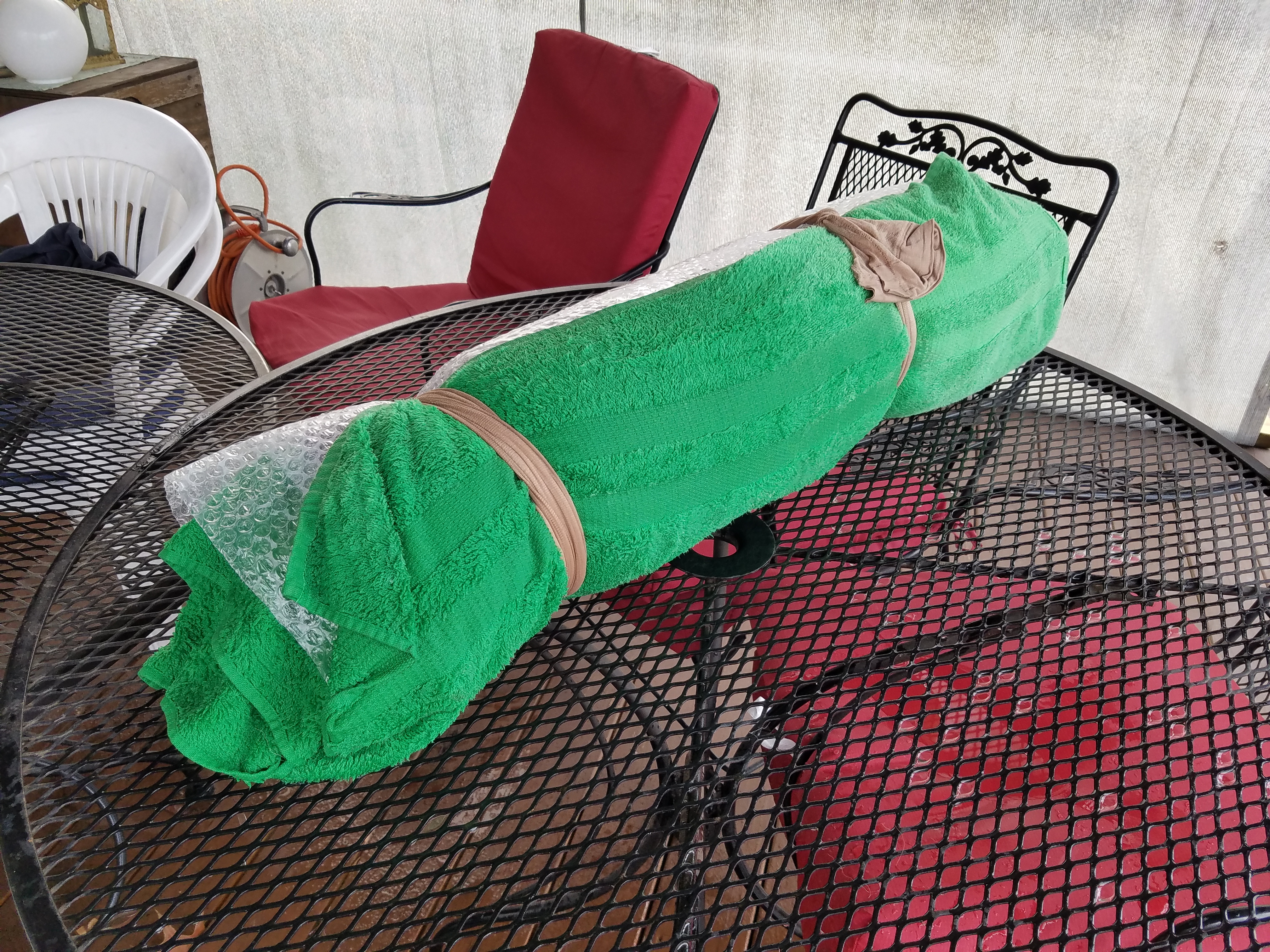 Tied roll with nylons