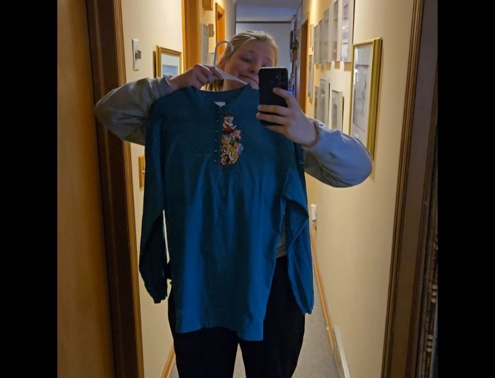 Emma showing the unaltered seven dwarves top